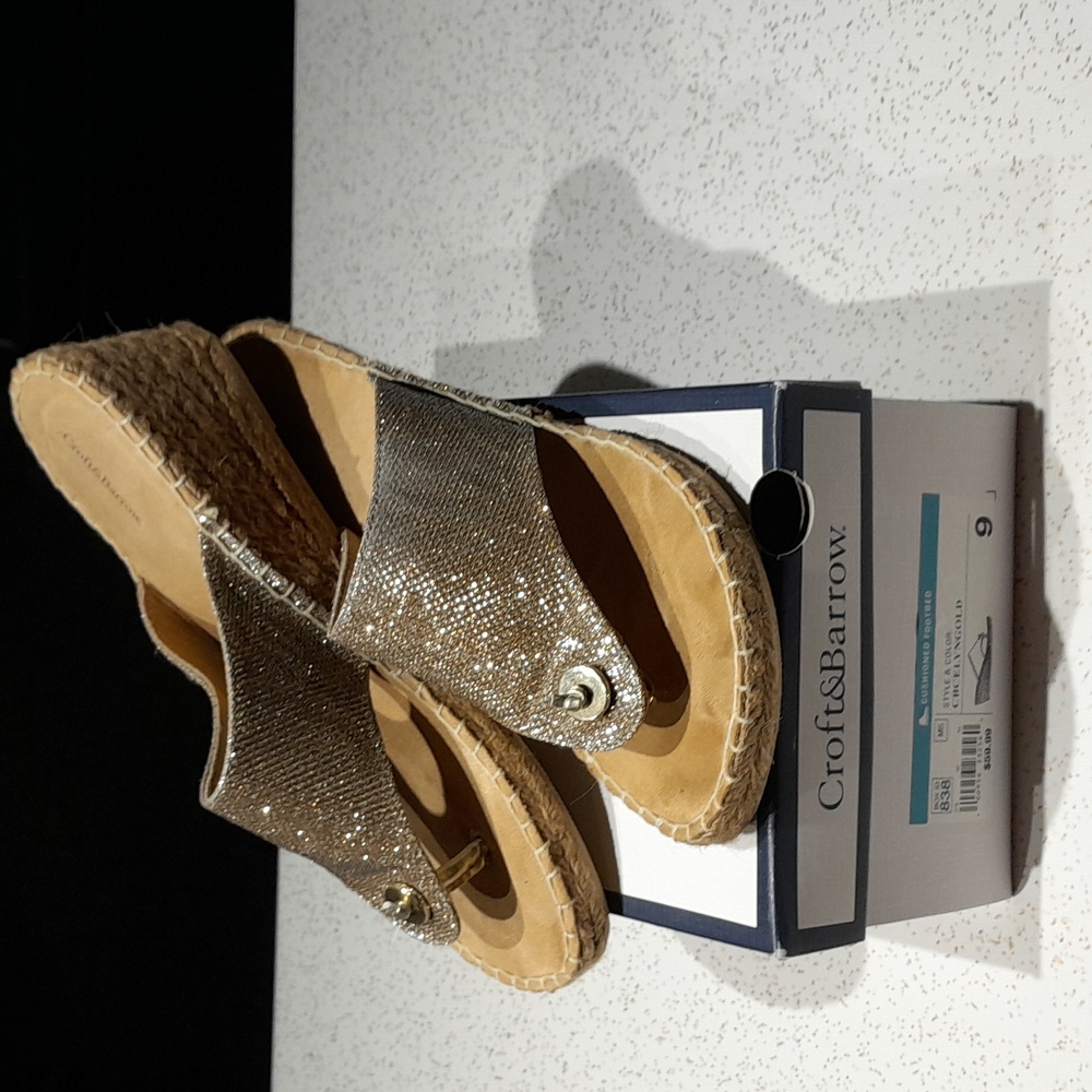 Croft & Barrow Gold Sandals Sz 9